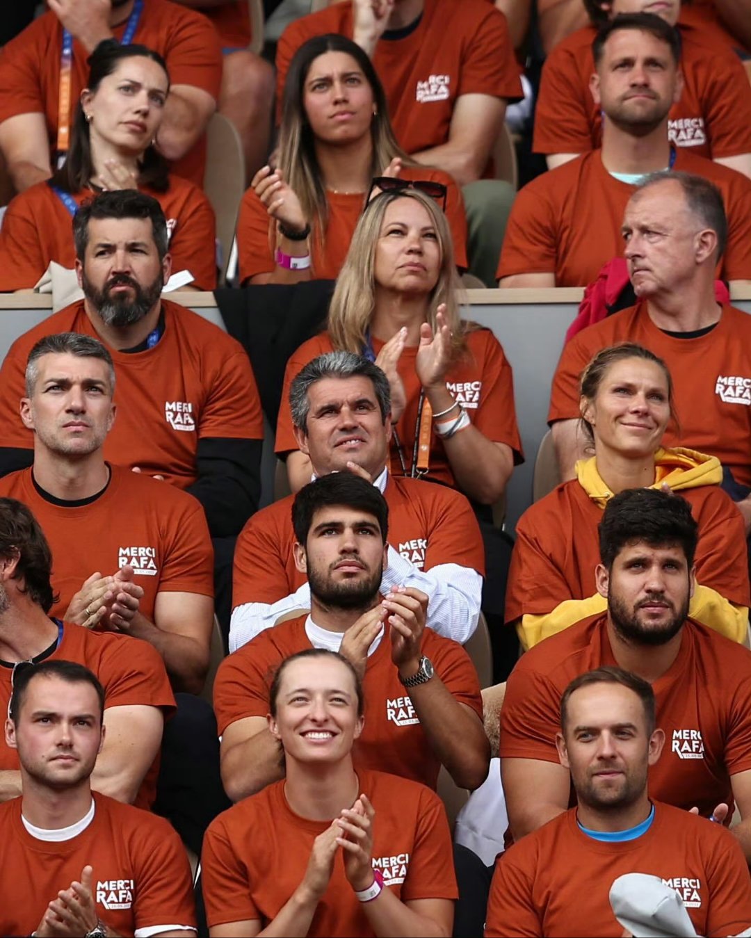 爱游戏登录-瑞士队观众热烈欢呼！，纳达尔迎来十五赛季出色发挥上演精彩一战(2024莱尔斯赛季首秀)