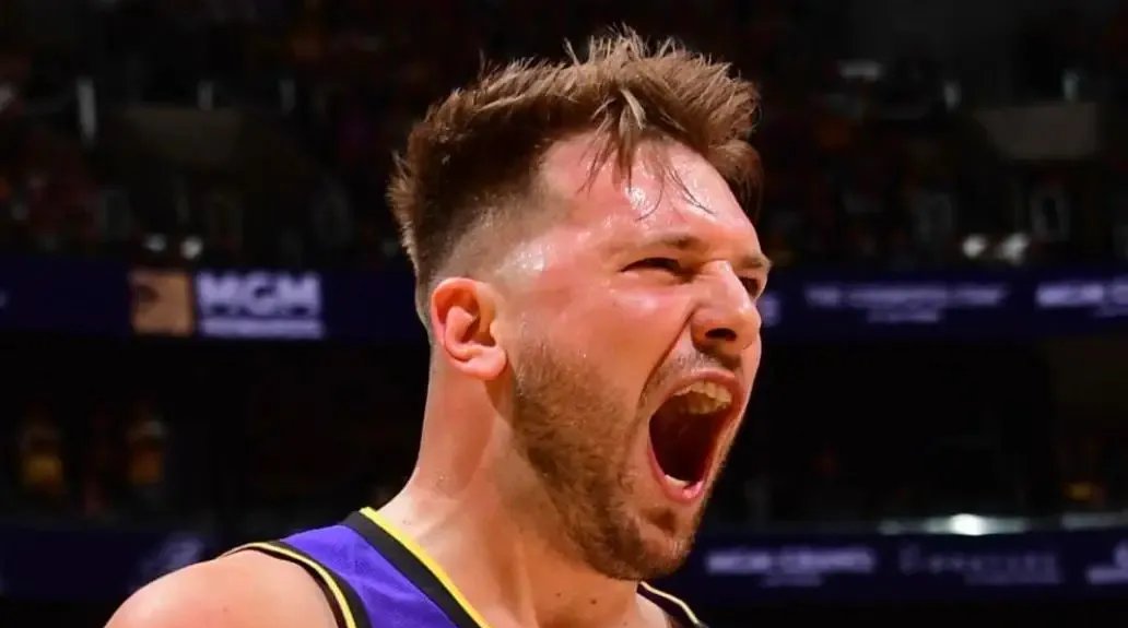 ayx,aiyouxi-关于东契奇新星出色发挥表现突出，IG前途光明！观众掌声雷动的信息