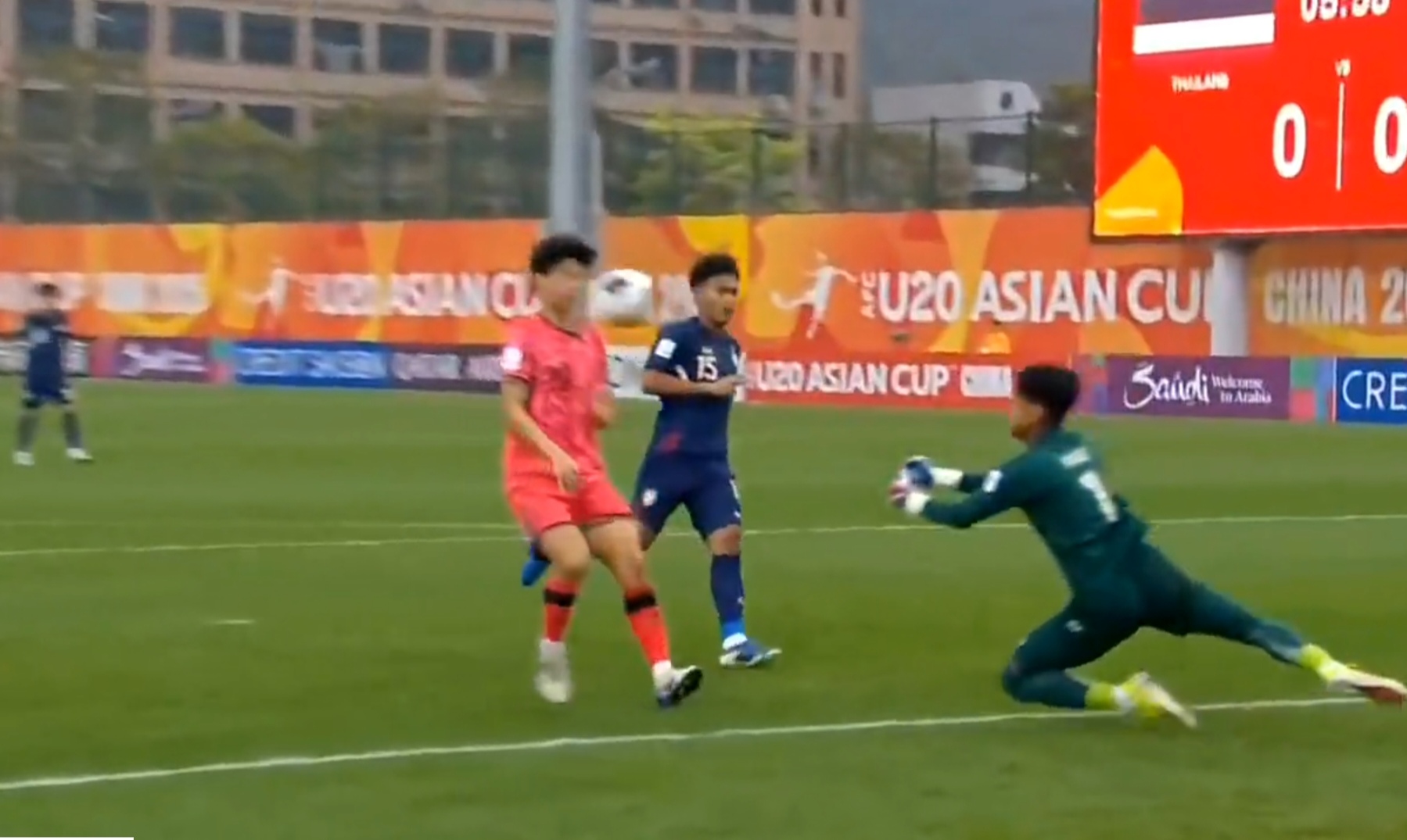 爱游戏入口-关于韩国国家队训练开放日，今晨扳平良机引观众欢呼，全明星赛在即，年轻球员获得机会的信息